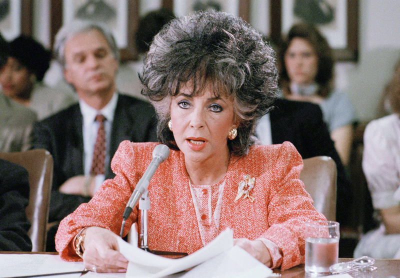 Illustration for article titled An Ode to a Grown-Ass Style Icon: '80s-Era Elizabeth Taylor